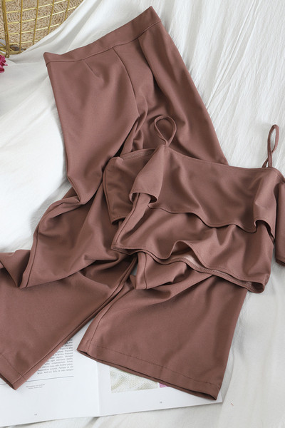 Női készlet vékony pántokkal és hosszú nadrággal