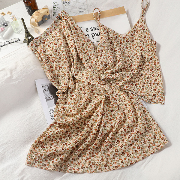 Modern női szett virágmintás felsőből és szoknyából