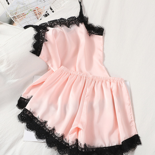 Γυναικεία πιτζάμα - σορτς και φανελάκι με δαντέλα