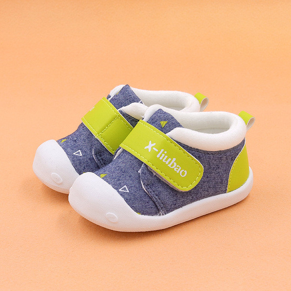 Puha talpú, puha bélésű babacipő