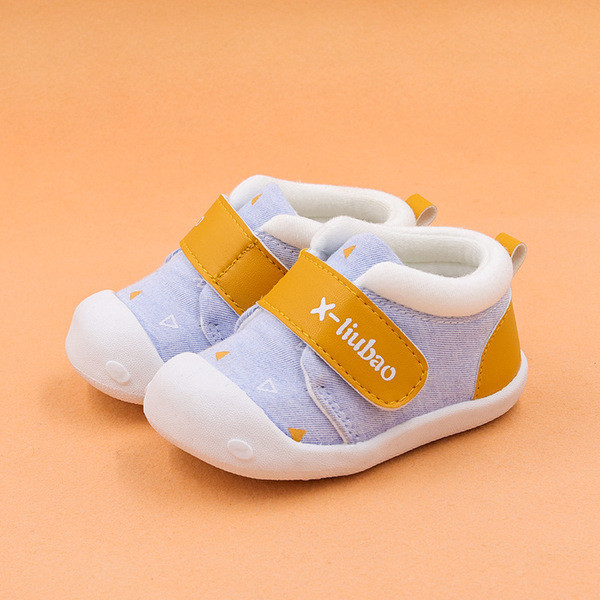 Puha talpú, puha bélésű babacipő