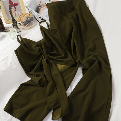 Modern női rövid felső szett vékony pánttal és nadrággal