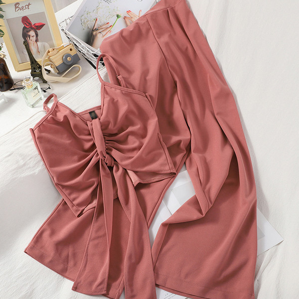 Modern női rövid felső szett vékony pánttal és nadrággal