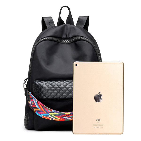 Női napi hátizsák fekete színben - vállfogantyúval