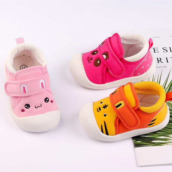 Бебешки обувки с апликация и лепенки 