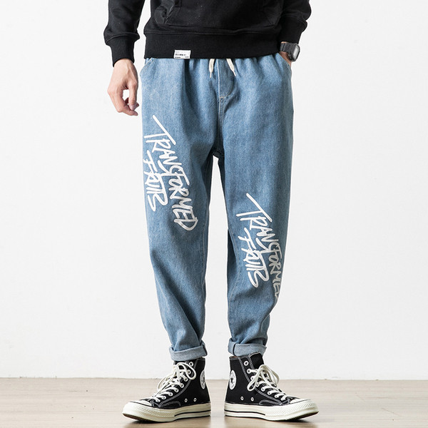 Feliratos férfi farmer széles modell