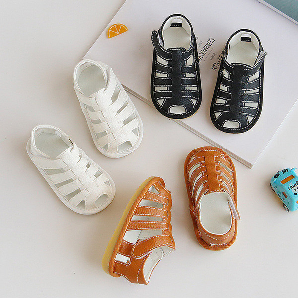 Μοντέρνα παιδικά παπούτσια από οικολογικό δέρμα με λουράκια βελκρό