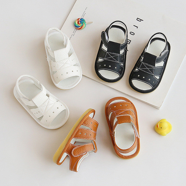 Μοντέρνα παιδικά παπούτσια με λουράκια βελκρό 