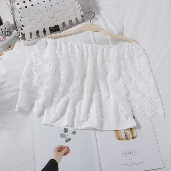 Modern női csipke melltartó és szoknya szett magas derékkal és övvel