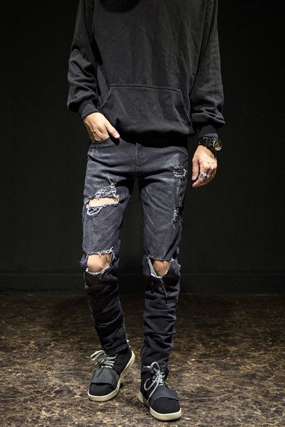 Modern férfi hosszú farmernadrág zsebekkel - testhezálló modell