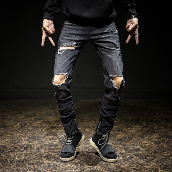 Modern férfi hosszú farmernadrág zsebekkel - testhezálló modell