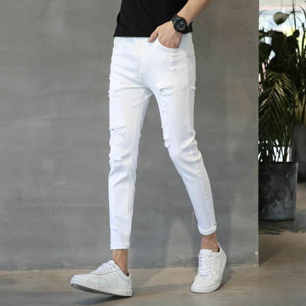 Μοντέρνα ανδρικά τζιν - δύο μοντέλα