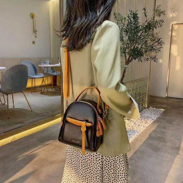 Modern női hátizsák eko bőrből, cipzárral