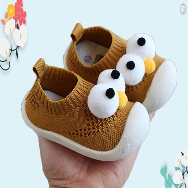 Modern babacipő 3D elemmel