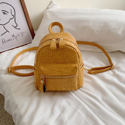 Ženski ruksak s patentnim zatvaračem i prednjim džepom