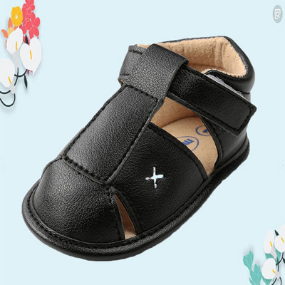 Παιδικά παπούτσια κλασικό μοντέλο με λουράκια βελκρό