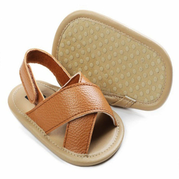 Модерни бебешки обувки с лепенка