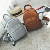 Šiuolaikinė moteriška dirbtinės odos kuprinė su apatiniu raktų pakabuku