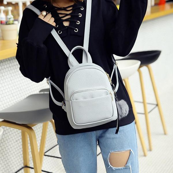 Šiuolaikinė moteriška dirbtinės odos kuprinė su apatiniu raktų pakabuku