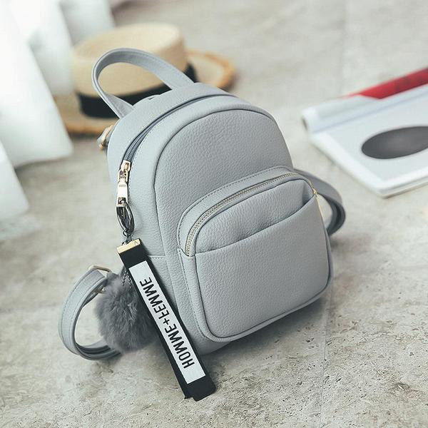 Šiuolaikinė moteriška dirbtinės odos kuprinė su apatiniu raktų pakabuku