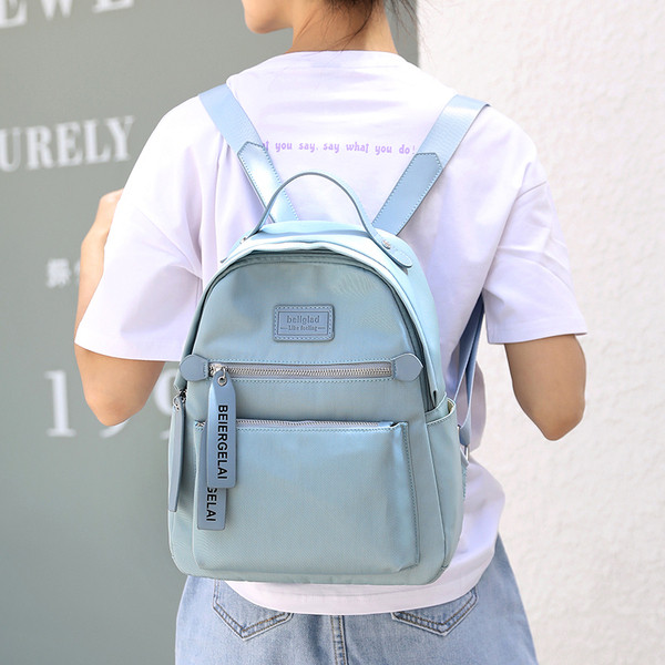 Napi női hátizsák cipzárral és rövid fogantyúval