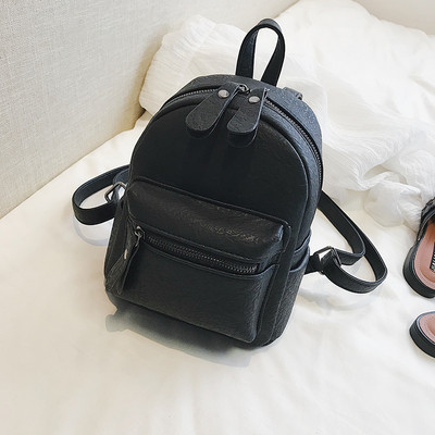 Női ökobőr hátizsák cipzárral és elülső zsebbel