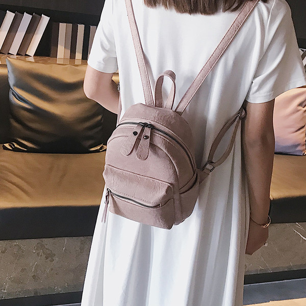 Női ökobőr hátizsák cipzárral és elülső zsebbel