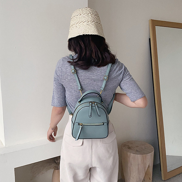 Moderan ženski kožni ruksak s patentnim zatvaračem