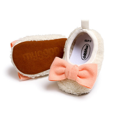 Παιδικά παπούτσια με κορδέλα κατάλληλα για το φθινόπωρο και το χειμώνα