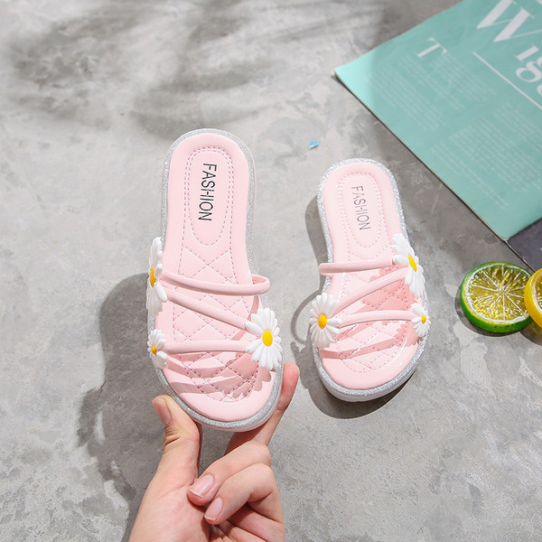 Alkalmi gyerekpapucs lapos talppal, 3D elemmel több színben