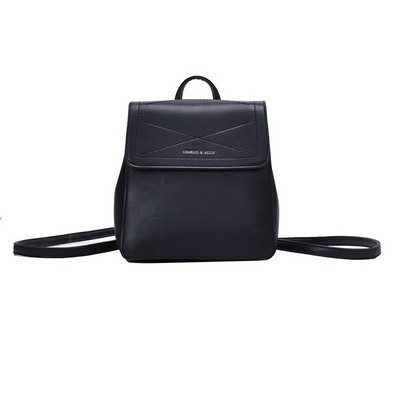 Stílusos női hátizsák eko bőrből, fém rögzítéssel