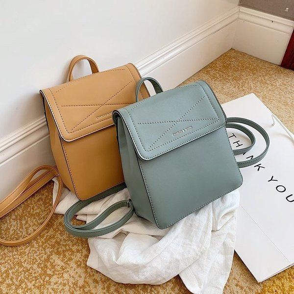 Stílusos női hátizsák eko bőrből, fém rögzítéssel