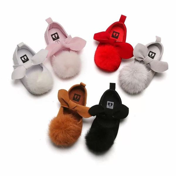 Модерни бебешки обувки с панделка и пух 