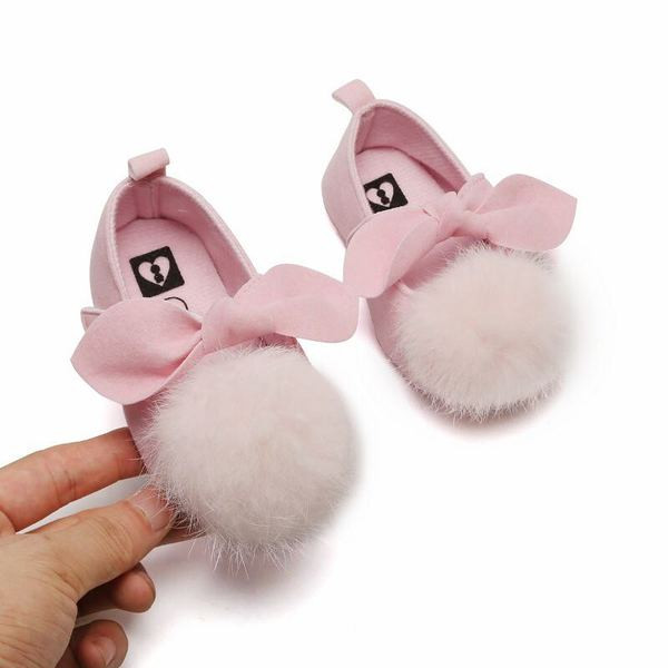 Модерни бебешки обувки с панделка и пух 