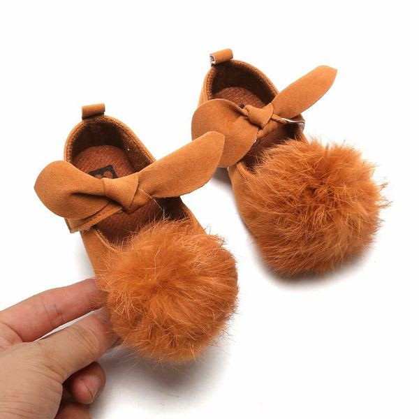 Модерни бебешки обувки с панделка и пух 