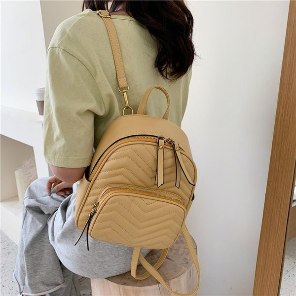 Modern női hátizsák öko bőrből, cipzárral