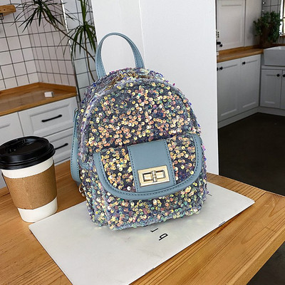 Női hátizsák flitterekkel és elülső zsebbel