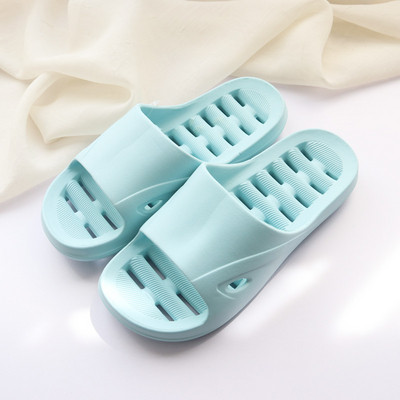 Tüdrukutele sobivad vabaaja sussid mitmes värvitoonis