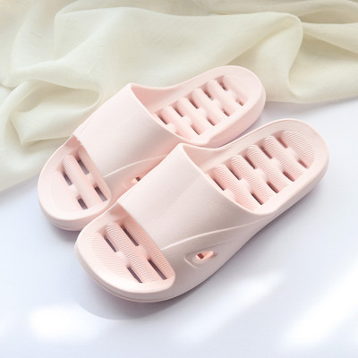 Tüdrukutele sobivad vabaaja sussid mitmes värvitoonis