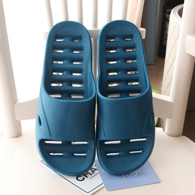 Tüdrukutele sobivad vabaaja sussid mitmes värvitoonis