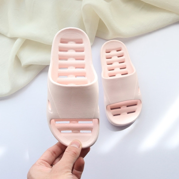 Tüdrukutele sobivad vabaaja sussid mitmes värvitoonis