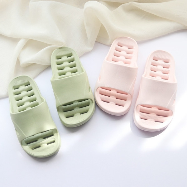 Tüdrukutele sobivad vabaaja sussid mitmes värvitoonis