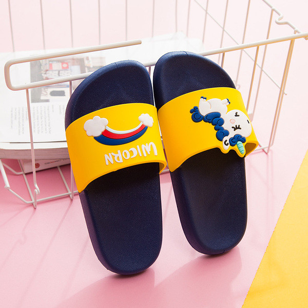 Trijų spalvų vaikiškos laisvalaikio šlepetės su vienaragio aplikacijomis mergaitėms