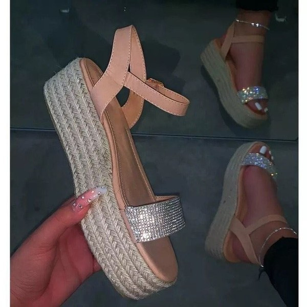 Platform szandálok és dekorációs kövek új modellje