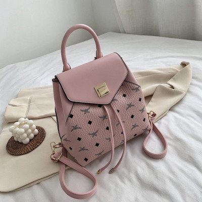 Női bőr hátizsák fém rögzítéssel