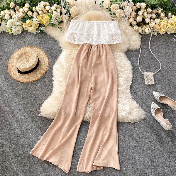 Alkalmi női overall csipkével és derékövvel