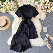 Napi női szett fekete színben, két részből áll