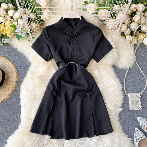 Napi női szett fekete színben, két részből áll