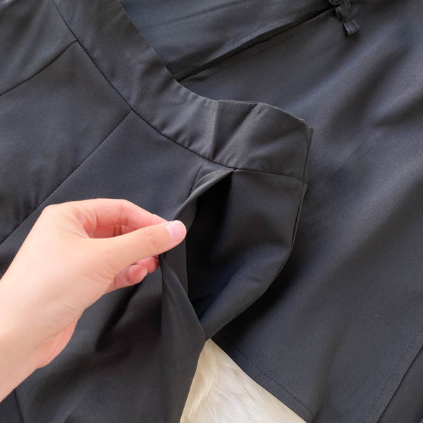 Napi női szett fekete színben, két részből áll