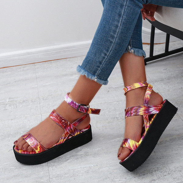 Új modell platformszandál és bőr pántok mintás mintával